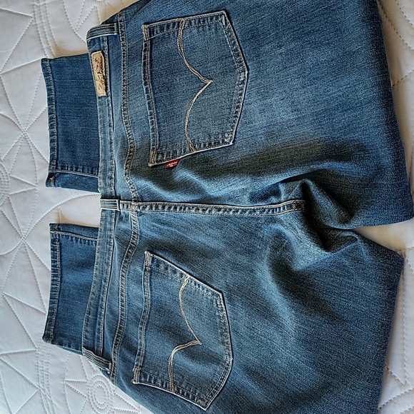 LEVIS - Picture 4 of 5